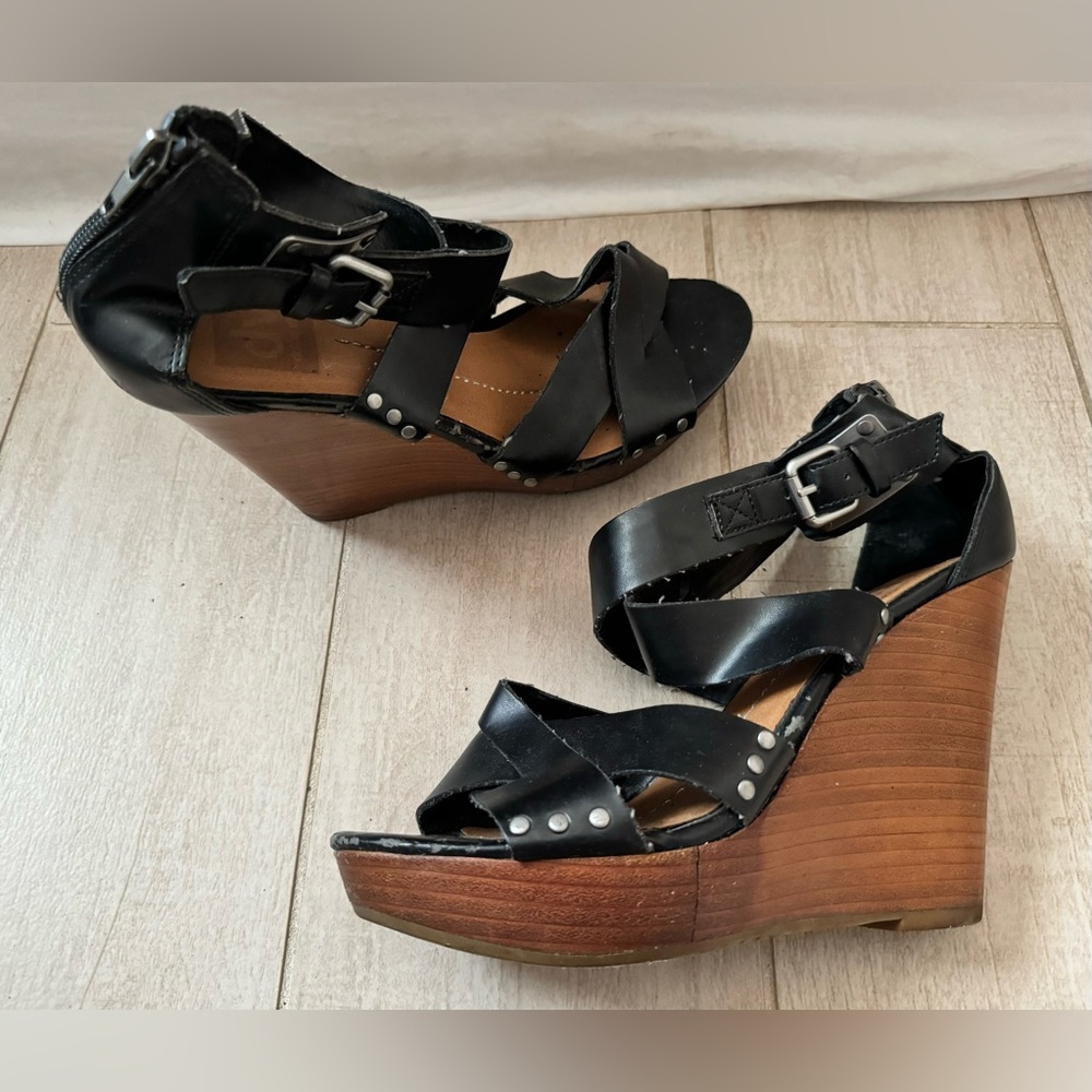 Dolce vita wedges size 8